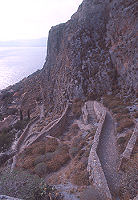 Le sentier vers la ville haute